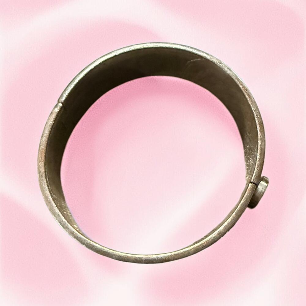 Henri Bendel Black Enamel Rhinestone Logo Hinged Wide Bangle Bracelet Y2K - Picture 5 of 6